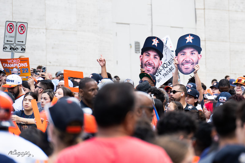 Astros player head sign